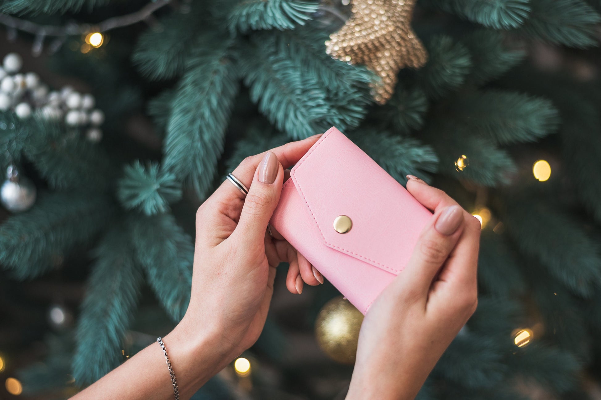 DIY faux leather wallet with coin pocket using SVG template